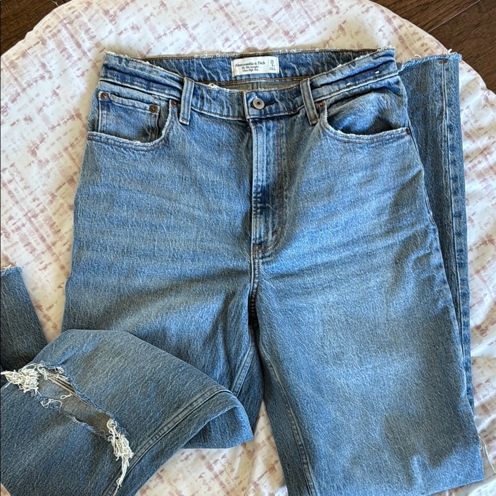 Abercrombie 90’s Ultra High Rise Jeans size 29 XLong